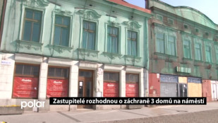 Zastupitelé rozhodnou o záchraně tří domů na náměstí