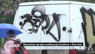 Neznámý sprejer poškodil fasády budov v Karviné