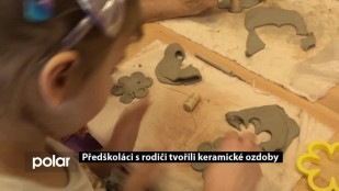 Předškoláci s rodiči tvořili keramické ozdoby