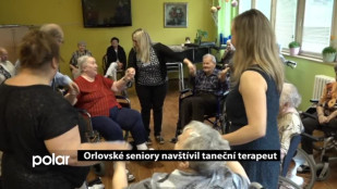 Orlovské seniory navštívil taneční terapeut