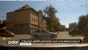 V Karviné ujížděl policistům muž na kradené motorce