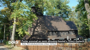 Požár srovnal se zemí dřevěný kostel v Třinci-Gutech