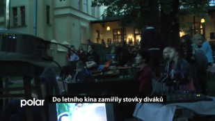 Do letního kina zamířily stovky diváků