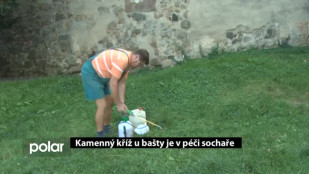 Kamenný kříž u bašty je v péči sochaře