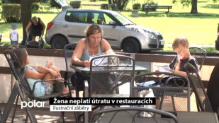 Žena neplatí útratu v restauracích