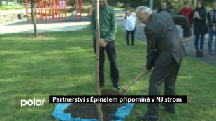 Partnerství s Épinalem připomíná v NJ strom