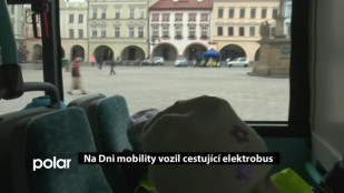 Na Dni mobility vozil cestující elektrobus 