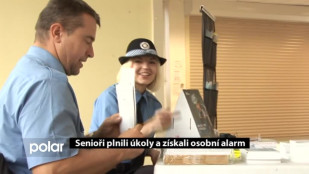 Senioři plnili úkoly a získali osobní alarm