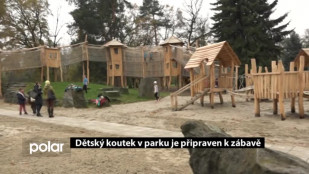 Dětský koutek v parku je připraven k zábavě