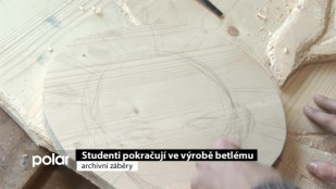 ​Studenti pokračují ve výrobě betlému