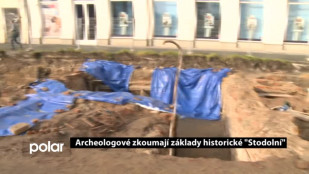 Archeologové zkoumají základy historické “Stodolní”