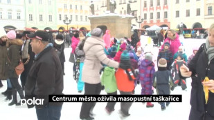 Centrum města oživila masopustní taškařice 