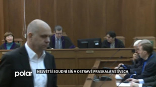 Největší soudní síň v Ostravě praskala ve švech