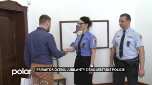 Primátor Frýdku-Místku ocenil jubilanty z řad městské policie