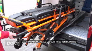 Záchranářům začalo sloužit 11 nových sanitek