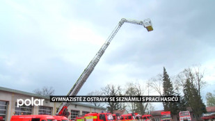 Gymnazisté se seznámili s prací profi hasičů