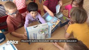 Policisté budou rozdávat hry pro děti ve školkách