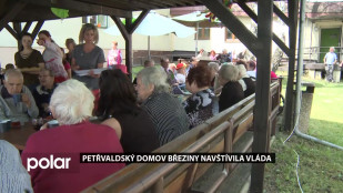 LÉTA BĚŽÍ: Petřvaldský Domov Březiny navštívila vláda