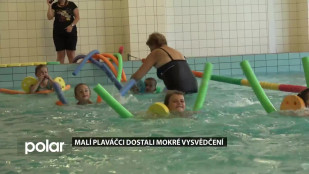 Malí plaváčci dostali mokré vysvědčení