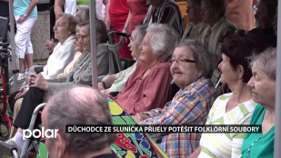 Důchodce ze Sluníčka přijely potěšit folklórní soubory