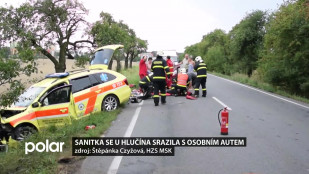 Sanitka se u Hlučína srazila s osobním autem