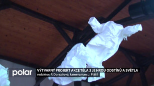 Výtvarný projekt Akce těla 3 je hrou odstínů a světla