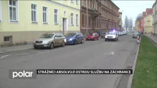 Strážníci absolvují ostrou službu na záchrance