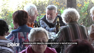 Zahrádkáři smažili bramboráky v nové kuchyni