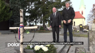 Vedení radnice položilo věnce u pietních míst v obci