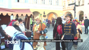 Návštěvníky masopustního jarmarku poveselil medvěd