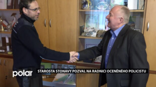 Starosta Stonavy pozval na radnici oceněného policistu