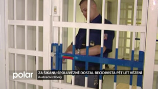 Za šikanování spoluvězně dostal recidivista 5 let vězení