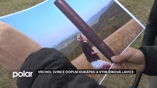 Vrchol Svince doplní kukátko a vyhlídková lavice