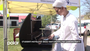 Studenti hotelové školy maturovali na garden party