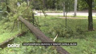 Hospodářskou budovu v Šenově zapálil blesk