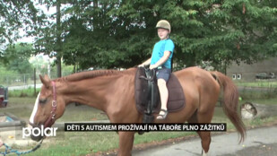 Autisté na koni nebo na raftu, děti ze spolku ADAM si vychutnávají život