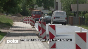 Výstavba chodníku na Selské potrvá do srpna