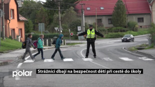 Strážníci dbají na bezpečnost dětí při cestě do školy