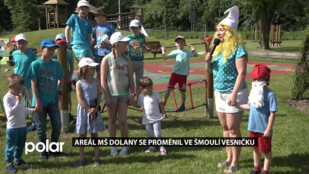 Areál MŠ Dolany se proměnil ve Šmoulí vesničku