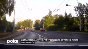 Ujíždějící auto zastavil sloup. Ostravští policisté mají za sebou další honičku se zdrogovaným řidičem.