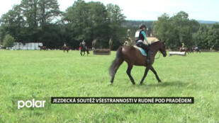 Drezura, parkur a terénní skoky. V Rudné pod Pradědem byla v sedlech česká elita