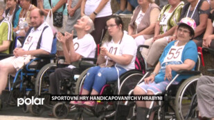 LÉTA BĚŽÍ: Sportovní hry handicapovaných v Hrabyni ovládli domácí