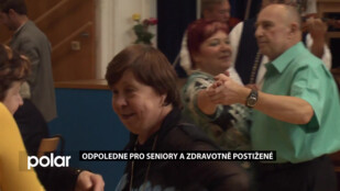 Mezinárodní den seniorů v Novém Jičíně proběhl stylově, zahrála i cimbálovka