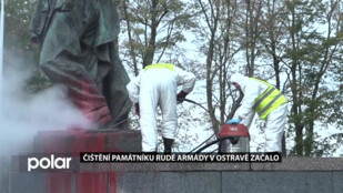 Čištění památníku Rudé armády v Ostravě začalo. Postačí ředidlo a horká pára