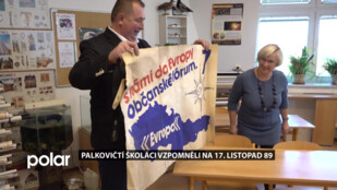 Starosta Palkovic vzpomněl na 17. listopad spolu se školáky