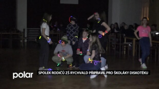 Školáci z Rychvaldu se bavili na diskotéce, kterou pro ně připravili rodiče