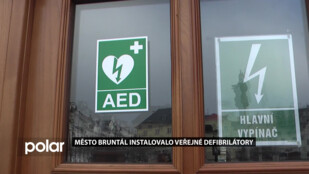 Město Bruntál instalovalo veřejné defibrilátory