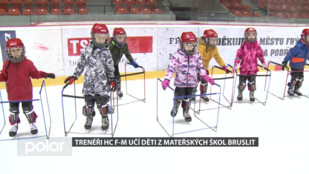 Trenéři HC F-M učí bruslit děti z MŠ, možná z nich budou noví světoví hokejisté