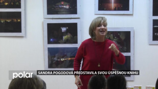 O své první a hned veleúspěšné knize se do Studénky přijela rozpovídat herečka Sandra Pogodová