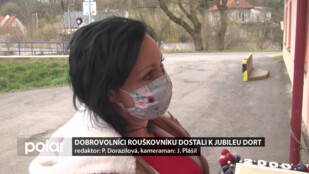 Dobrovolníci novojičínského Rouškovníku dostali k jubileu dort